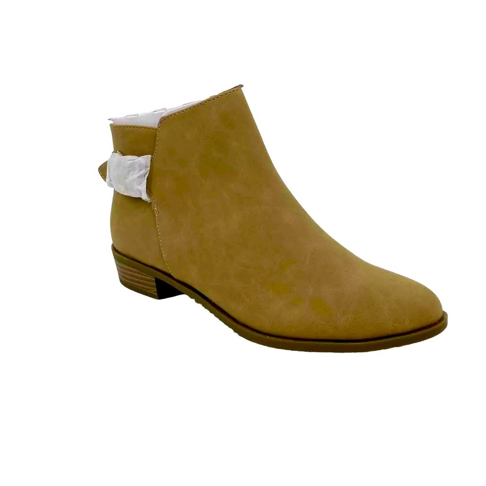 NEW in box St Johns Bay Womens 7M SJB Rayford Ankle Boots Sand Memory Foam